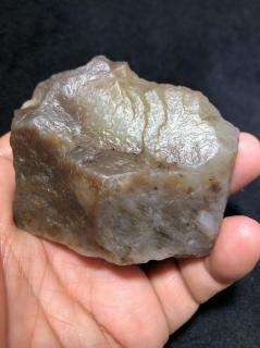 为何同样是和田玉,你买的"山料"十年不涨,而别人的"籽料"却年年攀升?